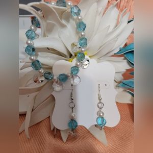 Bracelet and Earrings it.